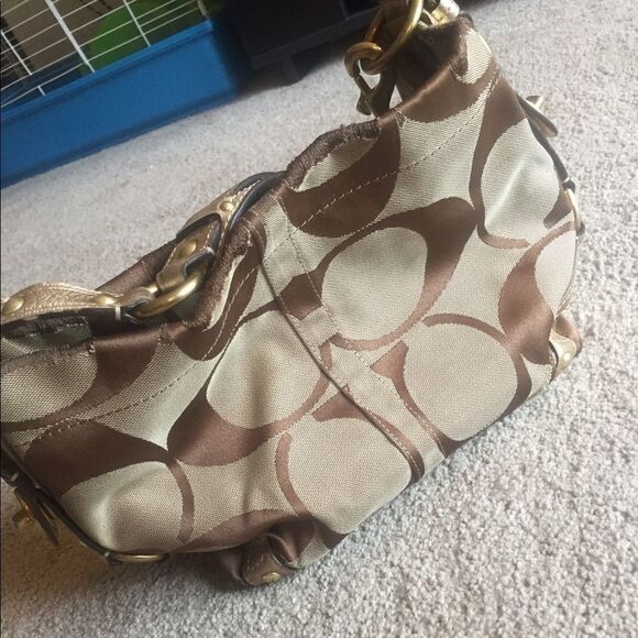 Beige Coach medium sized bag - Picture 1 of 8
